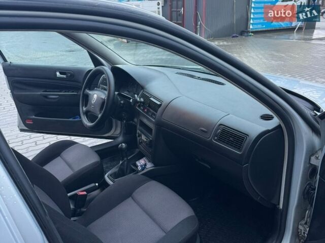 Серый Фольксваген Гольф, объемом двигателя 1.39 л и пробегом 265 тыс. км за 3333 $, фото 6 на Automoto.ua