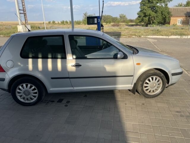 Серый Фольксваген Гольф, объемом двигателя 1.4 л и пробегом 220 тыс. км за 2999 $, фото 3 на Automoto.ua