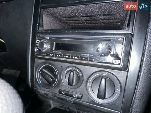 Серый Фольксваген Гольф, объемом двигателя 1.39 л и пробегом 189 тыс. км за 2999 $, фото 31 на Automoto.ua