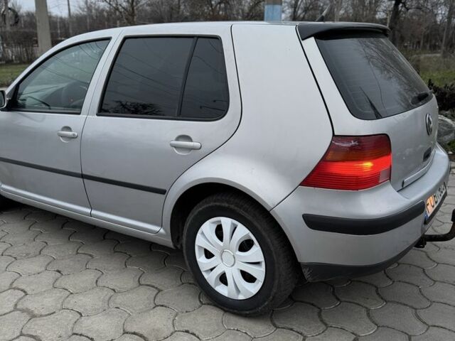 Серый Фольксваген Гольф, объемом двигателя 1.9 л и пробегом 300 тыс. км за 2200 $, фото 3 на Automoto.ua