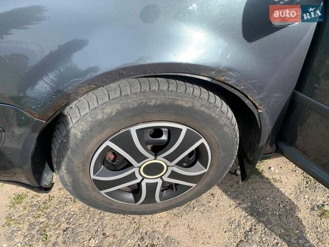 Серый Фольксваген Гольф, объемом двигателя 1.6 л и пробегом 272 тыс. км за 3000 $, фото 9 на Automoto.ua