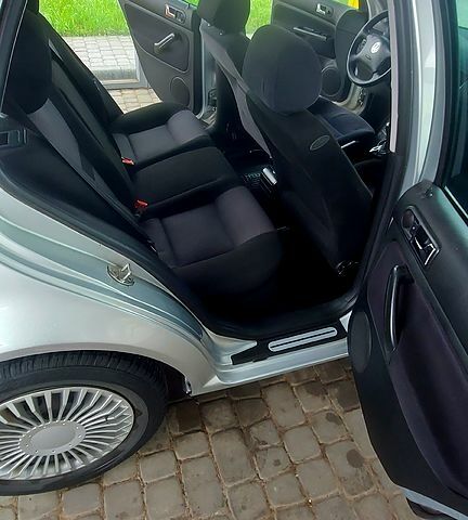 Серый Фольксваген Гольф, объемом двигателя 1.4 л и пробегом 229 тыс. км за 3200 $, фото 7 на Automoto.ua