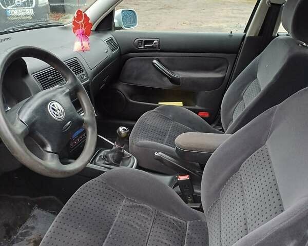 Серый Фольксваген Гольф, объемом двигателя 1.6 л и пробегом 238 тыс. км за 3850 $, фото 7 на Automoto.ua