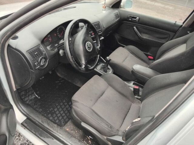 Серый Фольксваген Гольф, объемом двигателя 1.8 л и пробегом 313 тыс. км за 1550 $, фото 7 на Automoto.ua