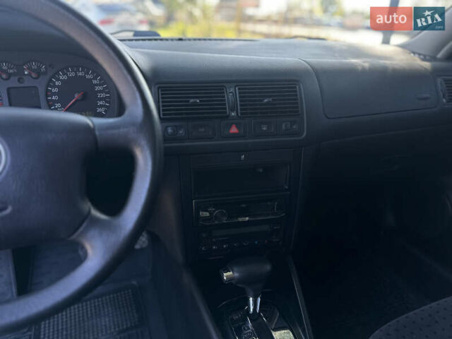 Сірий Фольксваген Гольф, об'ємом двигуна 1.98 л та пробігом 156 тис. км за 5000 $, фото 28 на Automoto.ua