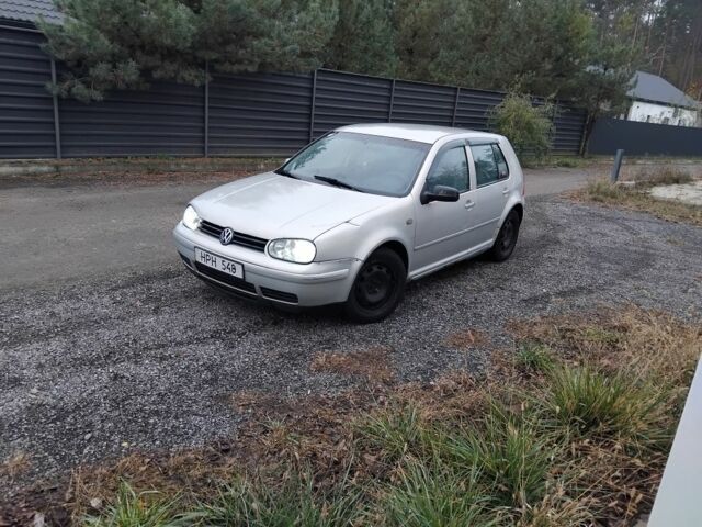 Серый Фольксваген Гольф, объемом двигателя 1.8 л и пробегом 313 тыс. км за 1550 $, фото 5 на Automoto.ua