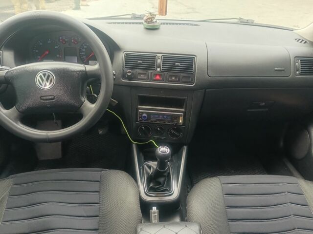 Серый Фольксваген Гольф, объемом двигателя 1.9 л и пробегом 405 тыс. км за 2386 $, фото 4 на Automoto.ua