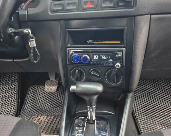 Серый Фольксваген Гольф, объемом двигателя 1.6 л и пробегом 333 тыс. км за 4700 $, фото 12 на Automoto.ua