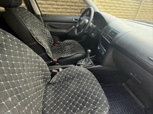 Серый Фольксваген Гольф, объемом двигателя 1.6 л и пробегом 220 тыс. км за 4500 $, фото 10 на Automoto.ua