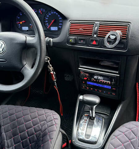 Серый Фольксваген Гольф, объемом двигателя 1.6 л и пробегом 318 тыс. км за 4900 $, фото 12 на Automoto.ua