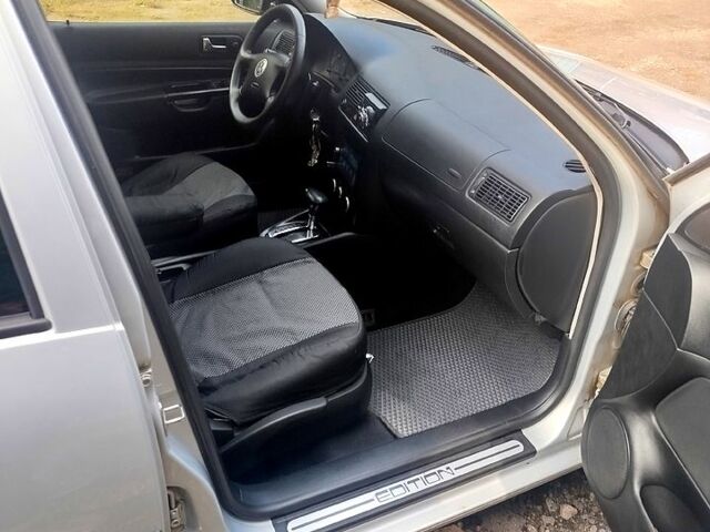 Серый Фольксваген Гольф, объемом двигателя 1.9 л и пробегом 236 тыс. км за 4950 $, фото 1 на Automoto.ua