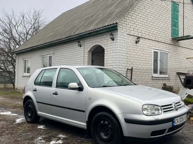 Серый Фольксваген Гольф, объемом двигателя 1.6 л и пробегом 370 тыс. км за 3850 $, фото 3 на Automoto.ua