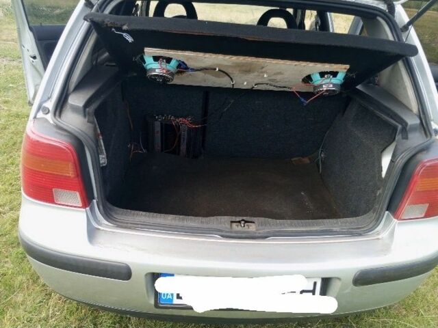 Серый Фольксваген Гольф, объемом двигателя 0 л и пробегом 300 тыс. км за 3800 $, фото 3 на Automoto.ua