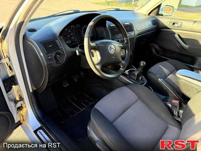 Сірий Фольксваген Гольф, об'ємом двигуна 1.6 л та пробігом 220 тис. км за 4100 $, фото 9 на Automoto.ua