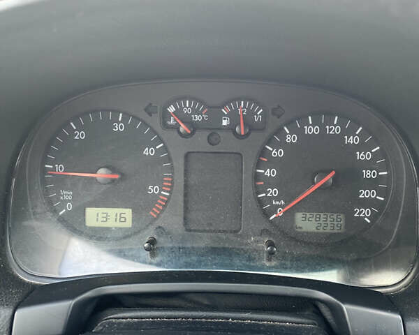 Сірий Фольксваген Гольф, об'ємом двигуна 1.9 л та пробігом 328 тис. км за 3500 $, фото 15 на Automoto.ua