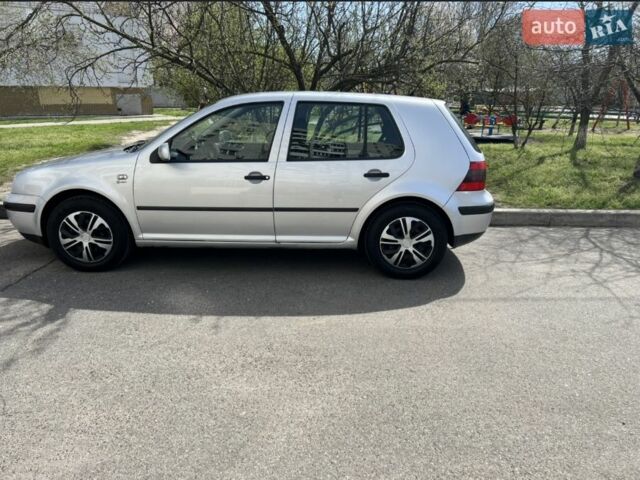 Сірий Фольксваген Гольф, об'ємом двигуна 1.4 л та пробігом 300 тис. км за 3800 $, фото 1 на Automoto.ua