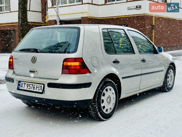 Серый Фольксваген Гольф, объемом двигателя 1.39 л и пробегом 211 тыс. км за 2750 $, фото 19 на Automoto.ua