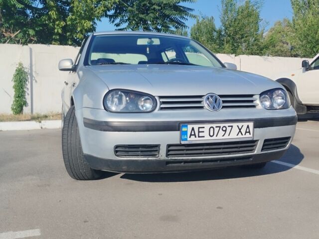 Серый Фольксваген Гольф, объемом двигателя 1.6 л и пробегом 227 тыс. км за 4500 $, фото 1 на Automoto.ua