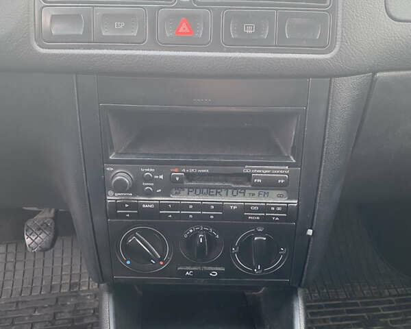 Сірий Фольксваген Гольф, об'ємом двигуна 1.9 л та пробігом 328 тис. км за 3500 $, фото 16 на Automoto.ua