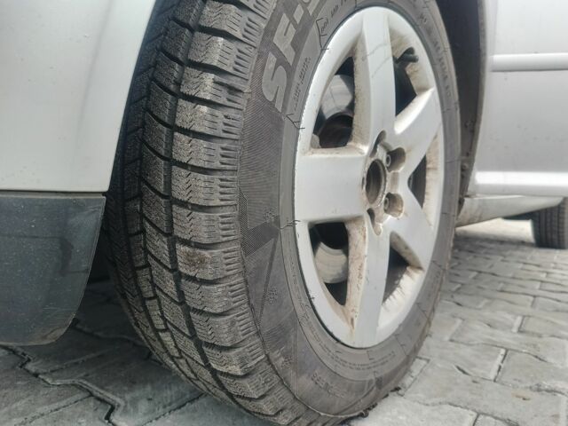 Серый Фольксваген Гольф, объемом двигателя 1.9 л и пробегом 405 тыс. км за 2386 $, фото 8 на Automoto.ua