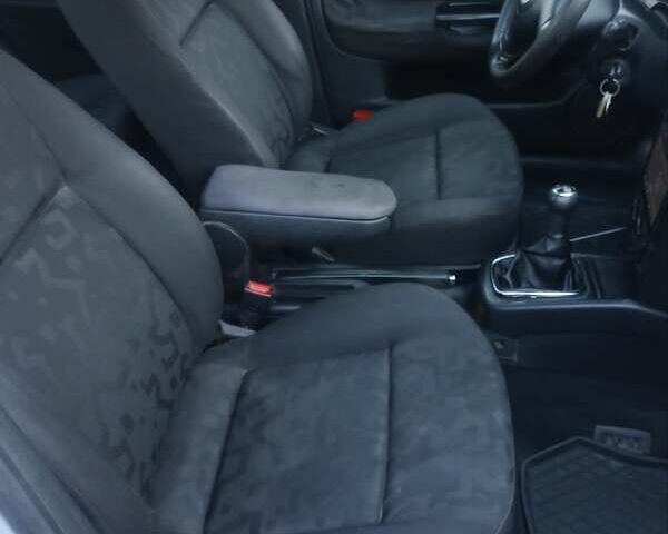 Серый Фольксваген Гольф, объемом двигателя 1.39 л и пробегом 253 тыс. км за 3700 $, фото 27 на Automoto.ua