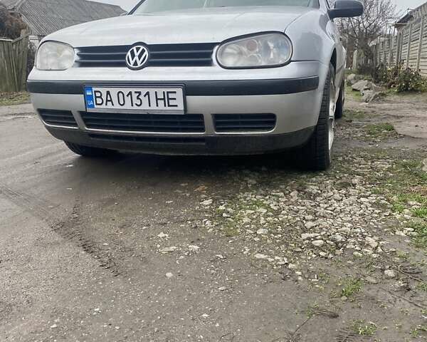 Сірий Фольксваген Гольф, об'ємом двигуна 1.6 л та пробігом 392 тис. км за 4300 $, фото 4 на Automoto.ua