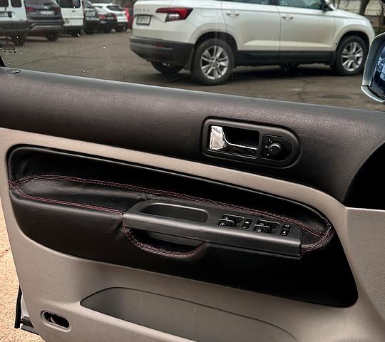 Сірий Фольксваген Гольф, об'ємом двигуна 1.6 л та пробігом 213 тис. км за 3200 $, фото 5 на Automoto.ua