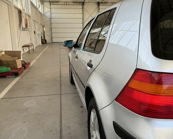 Серый Фольксваген Гольф, объемом двигателя 1.6 л и пробегом 136 тыс. км за 4850 $, фото 12 на Automoto.ua