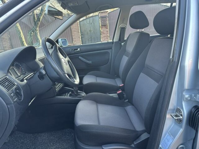 Серый Фольксваген Гольф, объемом двигателя 1.6 л и пробегом 154 тыс. км за 4699 $, фото 8 на Automoto.ua