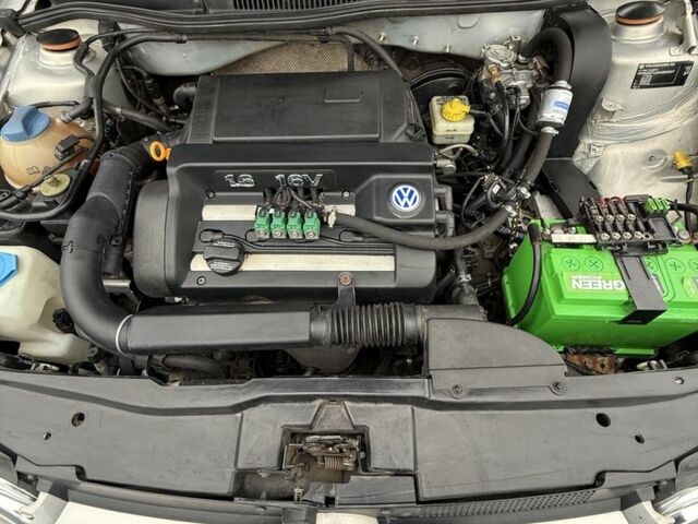 Серый Фольксваген Гольф, объемом двигателя 1.6 л и пробегом 220 тыс. км за 4500 $, фото 5 на Automoto.ua