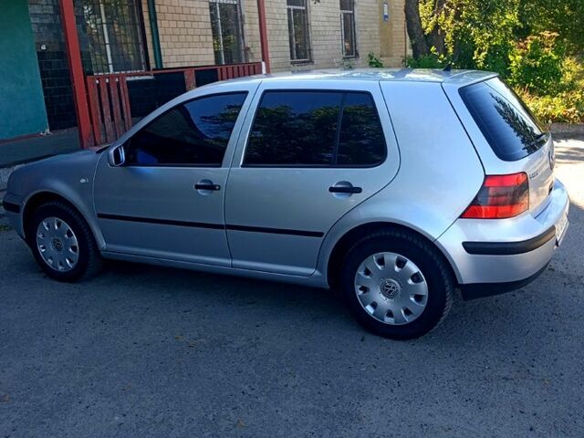 Серый Фольксваген Гольф, объемом двигателя 1.6 л и пробегом 230 тыс. км за 4499 $, фото 12 на Automoto.ua