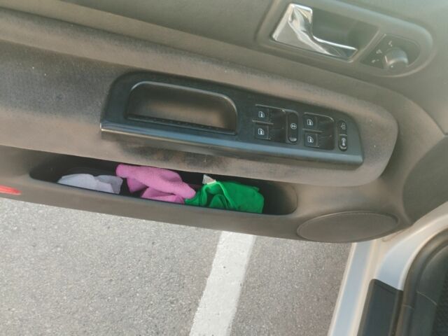 Серый Фольксваген Гольф, объемом двигателя 1.6 л и пробегом 227 тыс. км за 4500 $, фото 12 на Automoto.ua