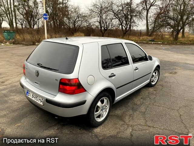 Серый Фольксваген Гольф, объемом двигателя 1.6 л и пробегом 170 тыс. км за 4600 $, фото 2 на Automoto.ua