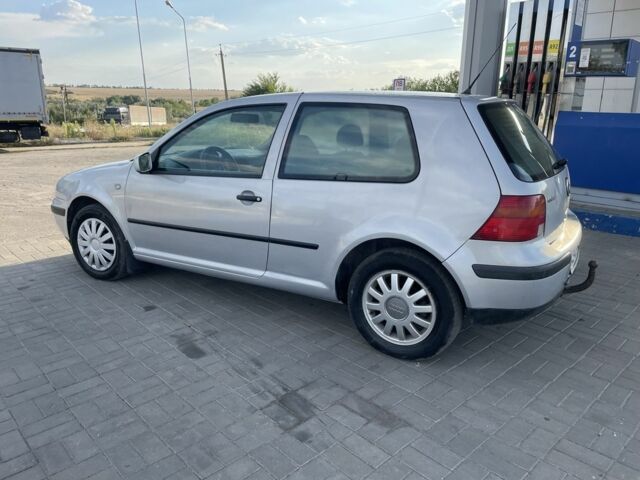 Серый Фольксваген Гольф, объемом двигателя 1.4 л и пробегом 220 тыс. км за 2999 $, фото 1 на Automoto.ua