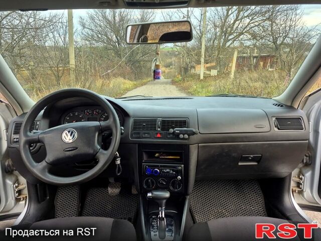 Серый Фольксваген Гольф, объемом двигателя 1.6 л и пробегом 322 тыс. км за 4700 $, фото 10 на Automoto.ua