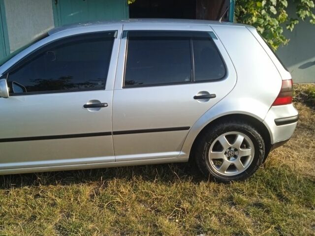 Сірий Фольксваген Гольф, об'ємом двигуна 1.4 л та пробігом 320 тис. км за 3400 $, фото 1 на Automoto.ua