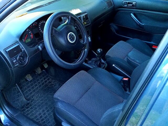 Серый Фольксваген Гольф, объемом двигателя 2 л и пробегом 205 тыс. км за 4200 $, фото 4 на Automoto.ua