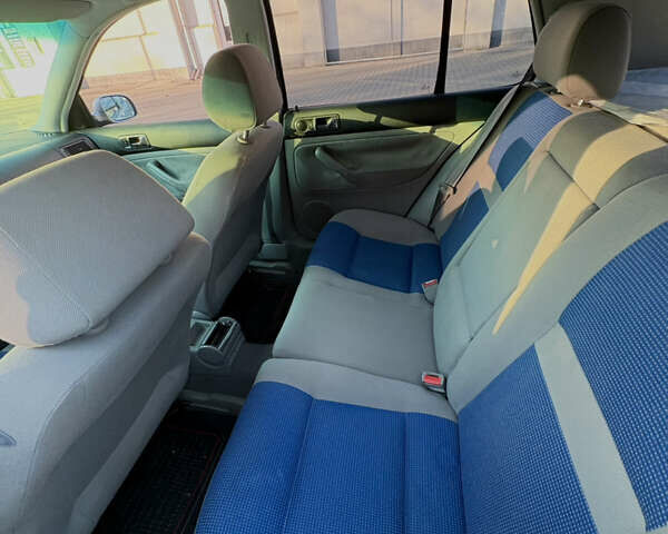 Сірий Фольксваген Гольф, об'ємом двигуна 1.6 л та пробігом 145 тис. км за 4000 $, фото 19 на Automoto.ua