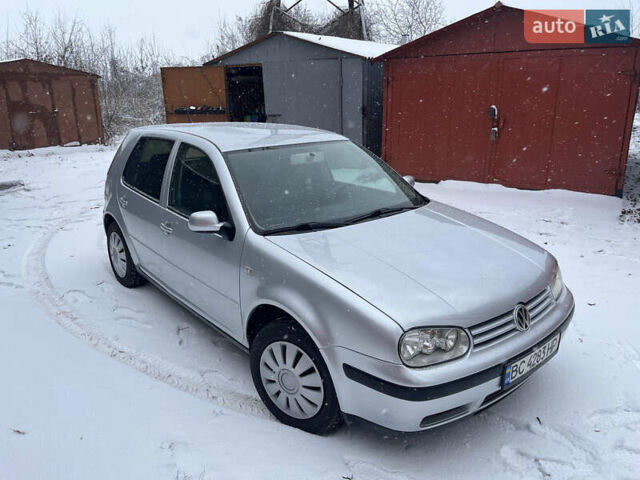 Серый Фольксваген Гольф, объемом двигателя 1.39 л и пробегом 245 тыс. км за 2750 $, фото 1 на Automoto.ua