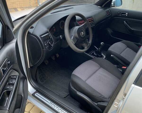 Сірий Фольксваген Гольф, об'ємом двигуна 1.6 л та пробігом 369 тис. км за 3999 $, фото 14 на Automoto.ua