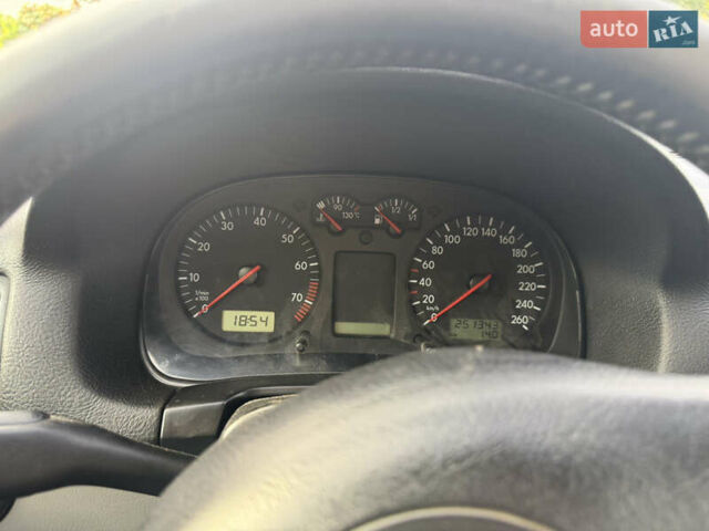 Серый Фольксваген Гольф, объемом двигателя 1.6 л и пробегом 251 тыс. км за 3900 $, фото 6 на Automoto.ua