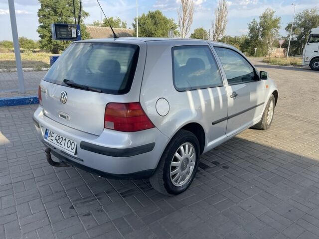 Серый Фольксваген Гольф, объемом двигателя 1.4 л и пробегом 220 тыс. км за 2999 $, фото 2 на Automoto.ua