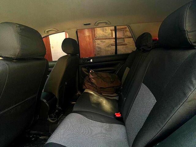 Серый Фольксваген Гольф, объемом двигателя 1.4 л и пробегом 250 тыс. км за 4000 $, фото 5 на Automoto.ua