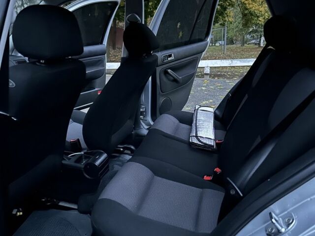 Сірий Фольксваген Гольф, об'ємом двигуна 1.4 л та пробігом 300 тис. км за 3800 $, фото 5 на Automoto.ua