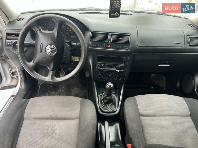 Серый Фольксваген Гольф, объемом двигателя 1.39 л и пробегом 245 тыс. км за 2750 $, фото 13 на Automoto.ua