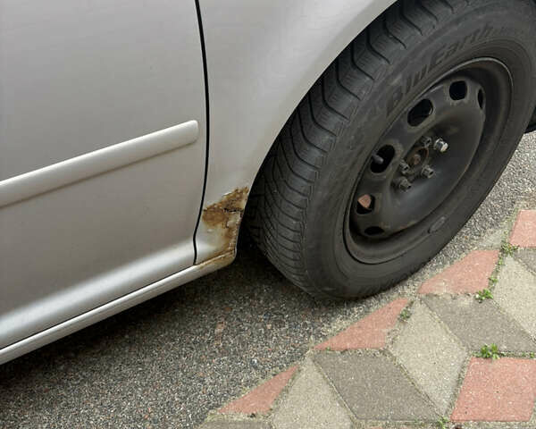 Серый Фольксваген Гольф, объемом двигателя 1.6 л и пробегом 270 тыс. км за 3500 $, фото 4 на Automoto.ua