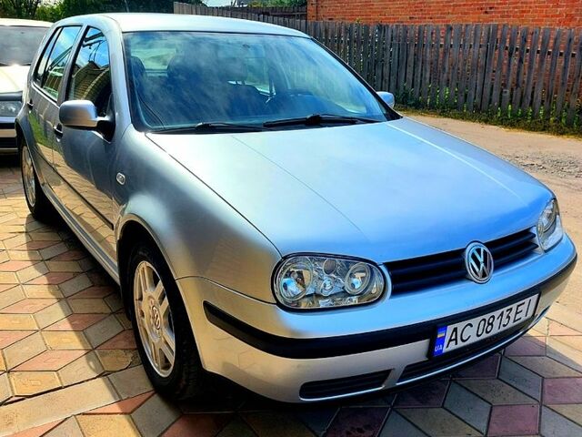 Серый Фольксваген Гольф, объемом двигателя 1.4 л и пробегом 242 тыс. км за 4600 $, фото 2 на Automoto.ua