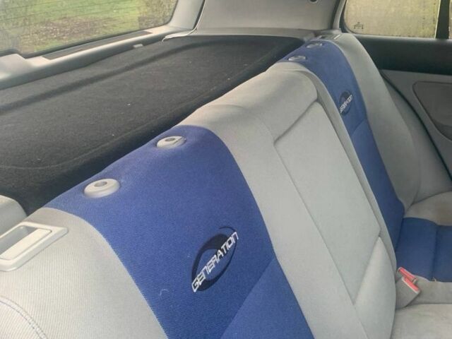 Серый Фольксваген Гольф, объемом двигателя 1.6 л и пробегом 290 тыс. км за 3500 $, фото 11 на Automoto.ua