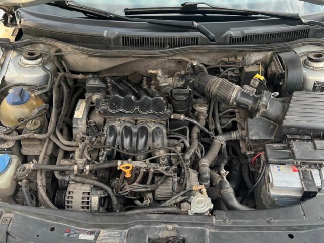 Сірий Фольксваген Гольф, об'ємом двигуна 1.6 л та пробігом 213 тис. км за 5479 $, фото 4 на Automoto.ua