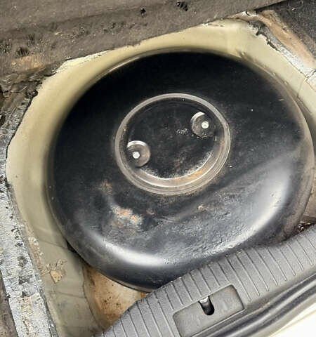 Серый Фольксваген Гольф, объемом двигателя 1.6 л и пробегом 318 тыс. км за 4900 $, фото 24 на Automoto.ua